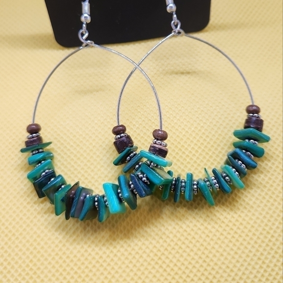 Green multi earrings - Picture 1 of 5